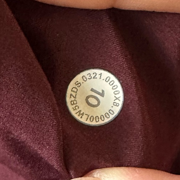 Lululemon On the Fly Jogger *Woven - SZ 10 - Picture 2 of 7